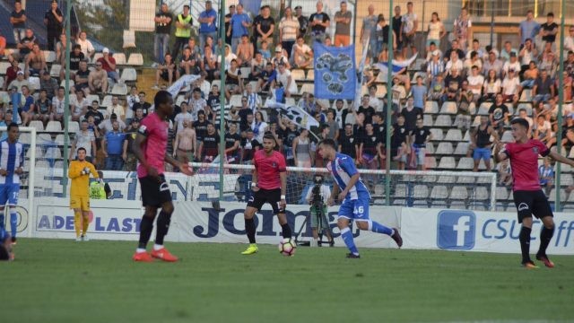 Alin Manea (la minge) a intrat în atenția selecționerului Cristi Dulca după evoluția din meciul cu FC Viitorul (Foto: Alexandru Vîrtosu)