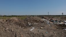 Gropile de gunoi neconforme din Dolj au fost închise, iar locuitorii aruncă resturile menajere pe unde apucă