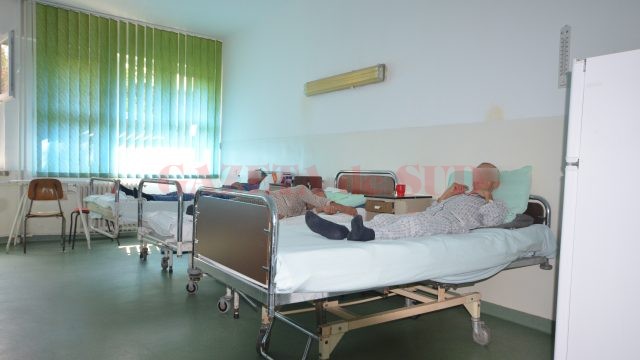 Secțiile de Cardiologie ale spitalelor din Oltenia sunt de multe ori depășite de numărul de bolnavi (FOTO: Traian Mitrache)