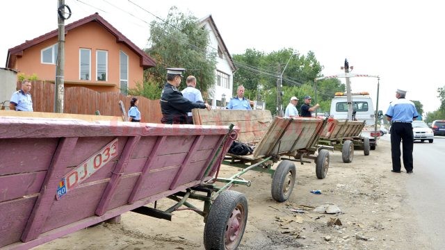 Luna trecută, Poliţia Locală a dispus ridicarea a opt căruţe care circulau în Craiova şi i-au amendat pe proprietari (Foto: Arhiva GdS)
