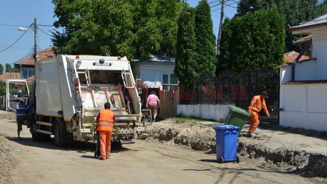 Salubritatea își încetează activitatea de colectare a gunoiului