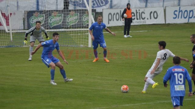 După victoria cu 6-0 în fața Podariului, alb-albaștrii au pierdut usturător la Titu (Foto: Alexandru Vîrtosu)