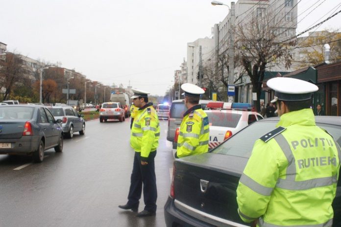 razie Peste 400 de sancțiuni contravenționale, aplicate de polițiști în acest sfârșit de săptămână