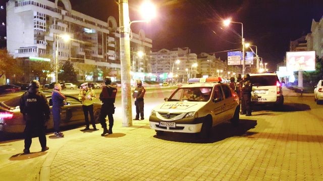 Polițiștii doljeni spun că au dat aproape 500 de amenzi  în urma acțiunilor făcute la sfârșitul săptămânii trecute (Foto: IPJ Dolj)