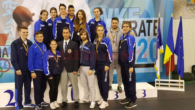 Elevii lui Geri Mitroi au obţinut 13 medalii