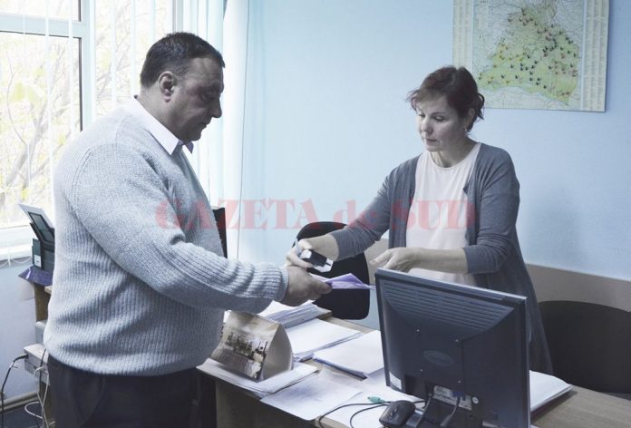 Florin Spânu și-a depus ieri dosarul de candidatură pentru funcția de vicepreședinte al AJF Dolj (Foto: Alexandru Vîrtosu)