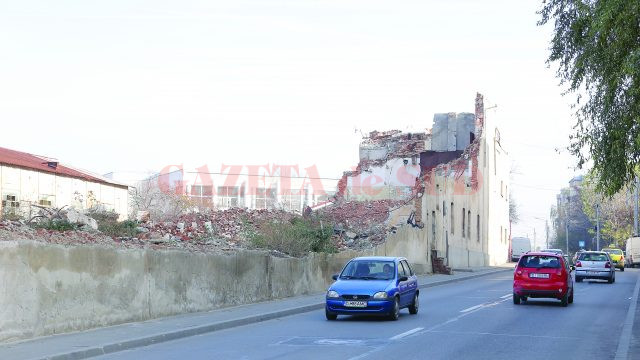 Demolarea morii de pe strada Paşcani nu s-a făcut complet