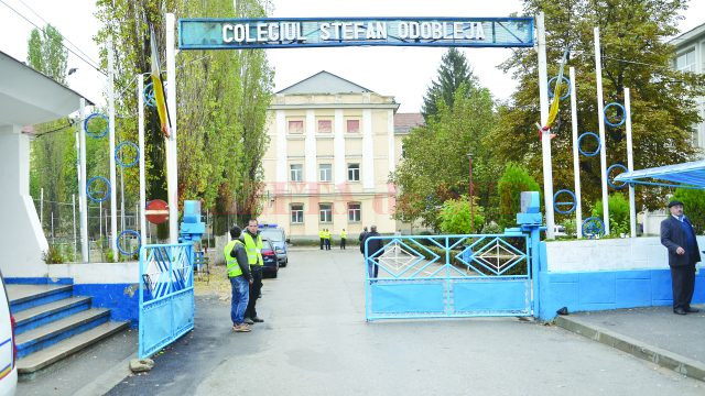 Concursul pentru directorii de școli din Dolj, derulat la Colegiul „Ștefan Odobleja“, se prelungește cu încă o zi,  în cazul a două școli din judeţ