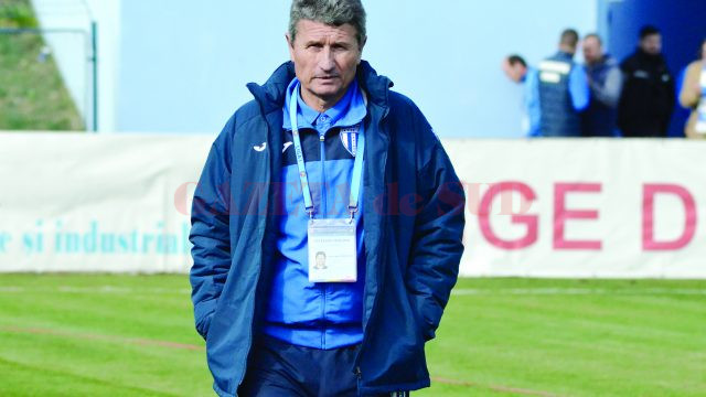 Antrenorul Gigi Mulțescu speră că după etapa a 15-a echipa sa va contabiliza o nouă victorie (Foto: Alexandru Vîrtosu)