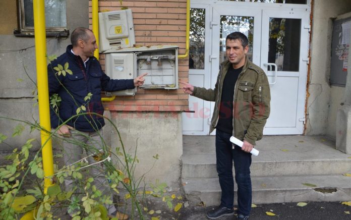 Blocul F11 nu mai beneficiază de gaze din cauza unui proprietar cu restanțe la întreținere (Foto: Claudiu Tudor)
