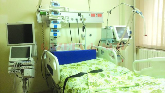 Saloanele moderne și aparatura de ultimă generație de la compartimentul de Terapie Intensivă al Spitalului de Boli Infecțioase din Craiova stau sub lacăt de mai bine de cinci ani  (FOTO: Marian Apipie)