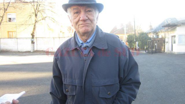 Marin Popa, craiovean care a mers la vot cu speranța că îi va crește pensia (Foto: Carmen Rusan)