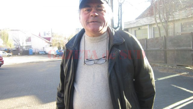 Andrei Florin, unul dintre craiovenii care și-a luat cartea de identitate pentru a merge la urne (Foto: Carmen Rusan)