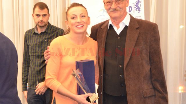 Atleta Adelina Pastor şi antrenorul de spadă Dan Podeanu au primit cele mai importante distincţii în gala organizată de DJST Dolj