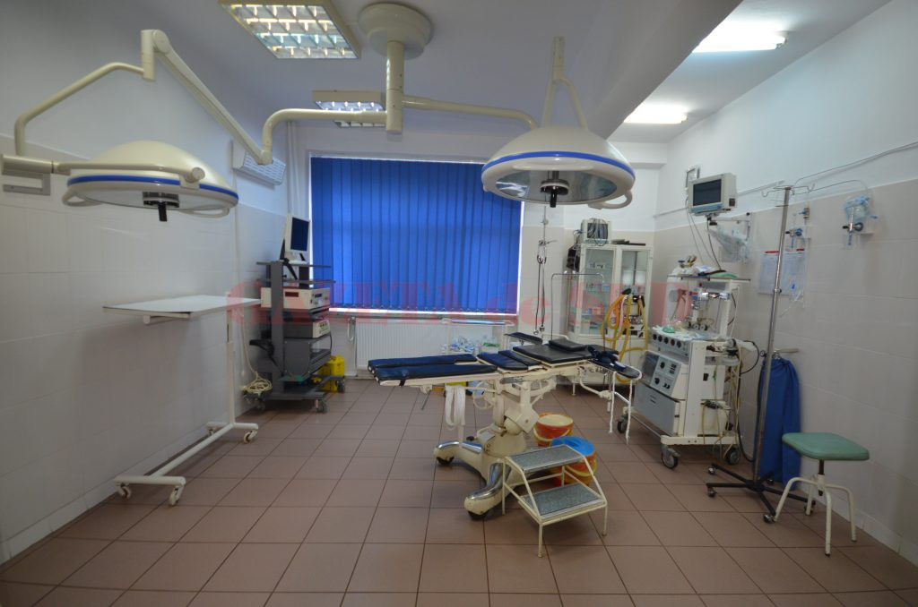 Pe masa de operație de la Spitalul din Balș se lucrează de aproximativ zece ani (Foto: Arhiva GdS)