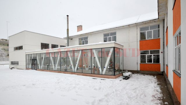 Școala „Sfântul Dumitru“ a inuagurat clădirea - extindere a cărei construcție a început în 2008 (Foto: Bogdan Grosu)