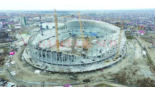 Noul termen de finalizare a lucrărilor la Stadionul „Ion Oblemenco” ar fi 9 martie 2017. Ținând cont de condițiile meteo actuale și de modul cum se prezintă acum stadionul (foto 5 ianuarie 2017), misiunea constructorilor pare imposibilă. (Foto: Marian Vulcănescu)