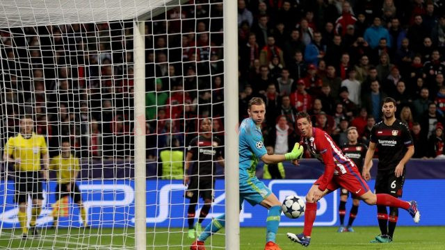 Fernando Torres (în roșu) a stabilit scorul final pe „BayArena” (Foto: uefa.com)