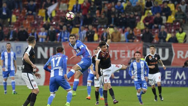 Alb-albaștrii au practicat un fotbal ofensiv, dar nu au „scuturat“ plasa porții lui Dinamo (Foto: csuc.ro)