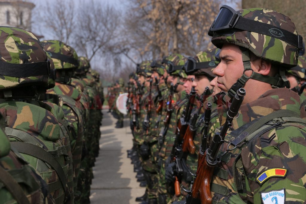 Bani mai mulți și restricții mai puține pentru rezerviștii voluntari