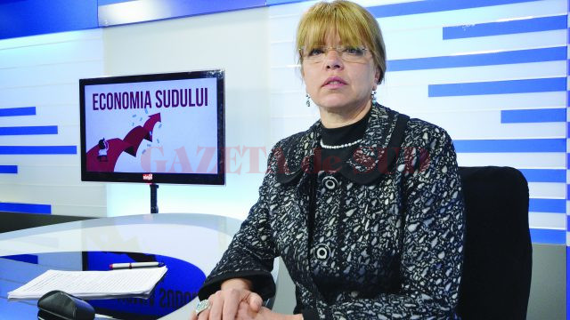 Directoarea Casei Județene de Pensii Dolj, Daniela Licu,  în emisiunea „Economia Sudului“ de la Alege TV (Foto: Bogdan Grosu)