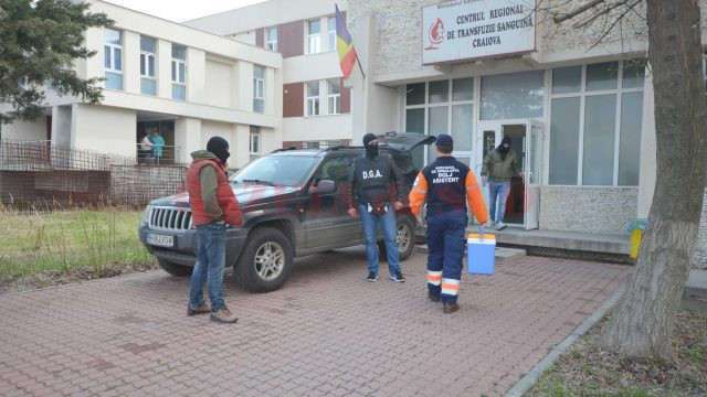 Ofițerii Serviciului Județean Anti­corupție Dolj au organizat, pe 15 martie, o acțiune de prindere în flagrant în sediul Centrului de Transfuzie Sanguină Craiova (Foto: arhiva GdS)