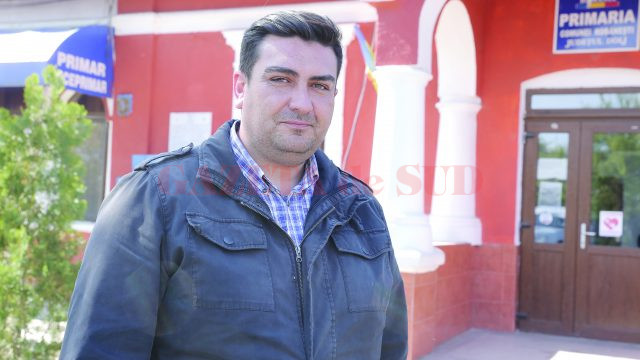 Costin-Ionuţ Ştefănescu,  primarul comunei Robăneşti