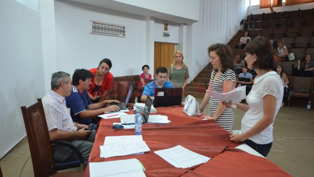 În Dolj, după etapa de pretransfer au rămas 65 de posturi titularizabile în școlile din Craiova și județ