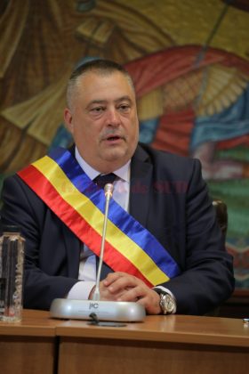 Primarul Mihail GENOIU, la deschiderea anului școlar: "Viitorul este al elevilor curioși, provocați de dascăli dăruiți"