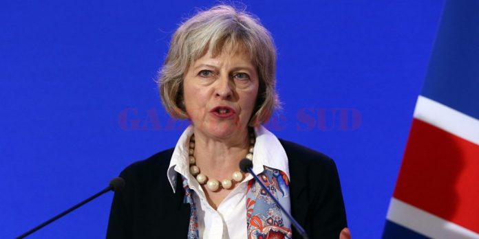 Home Secretary Theresa May Signs Deal With French Over Calais Migrant Crisis