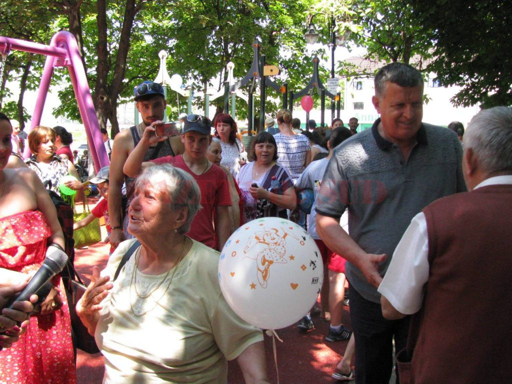 Vâlcea: A fost inaugurat locul de joacă de la ”Cina” - GAZETA de SUD