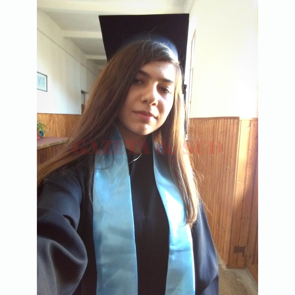 Adina Ștefania Cîrstea a pus Colegiul Național „Elena Cuza“ din Craiova pe primul loc la nivel județean în ceea ce privește numărul de medii de 10 la bacalaureat (Foto: Carmen Rusan)
