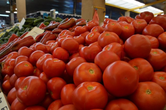 Programul de susţinere a tomatelor cultivate în spaţii protejate se desfăşoară pe o perioadă de opt ani
