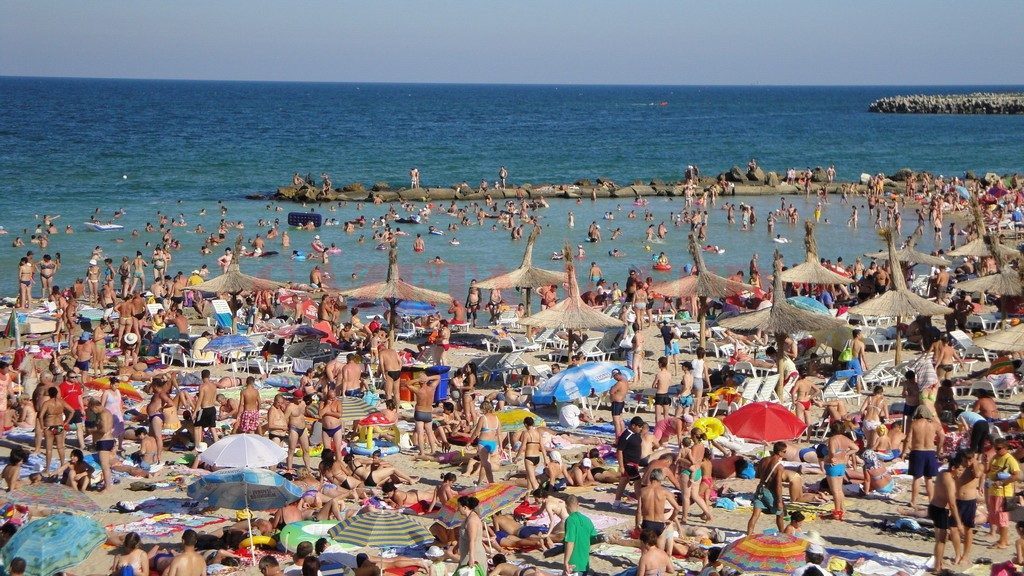 Patronatele de pe litoralul românesc: Apa mării este sigură pentru îmbăiere