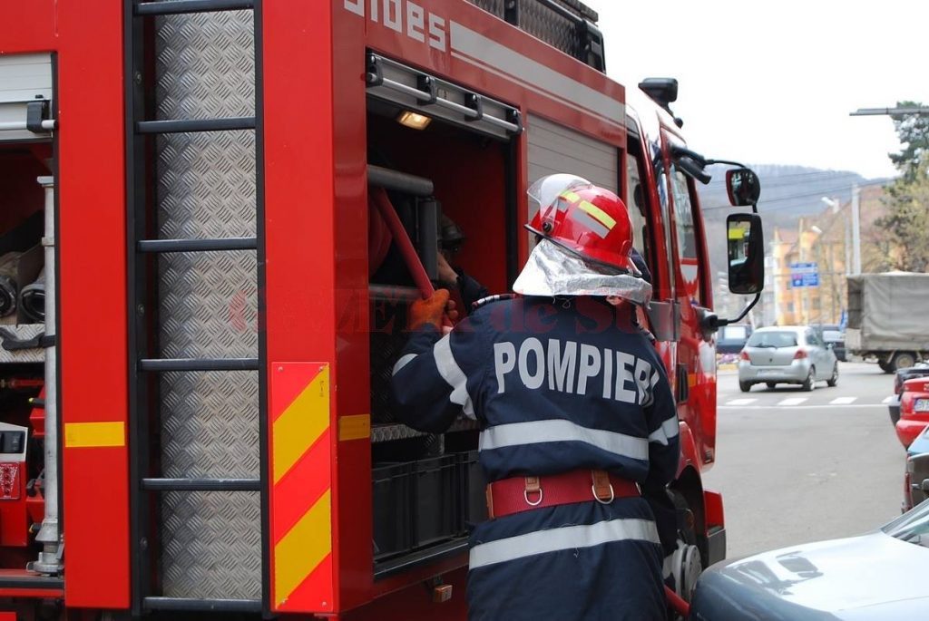 Incendiu în curtea IPJ Dolj. A ars poligonul de tragere