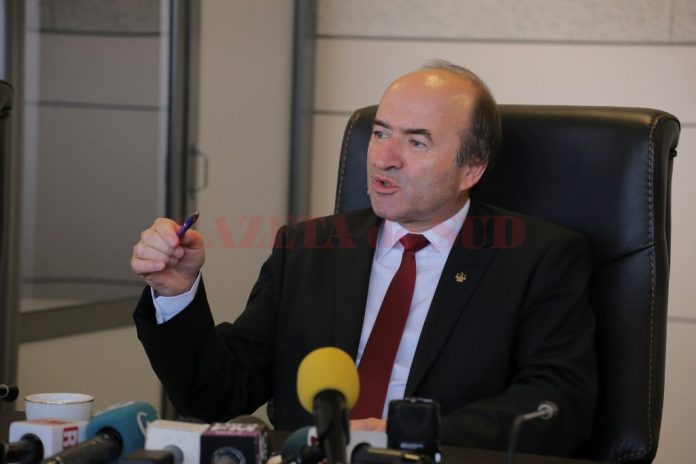 Ministrul justiției, Tudorel Toader, Doctor Honoris Causa al Universității din Craiova (Foto: Lucian Anghel)