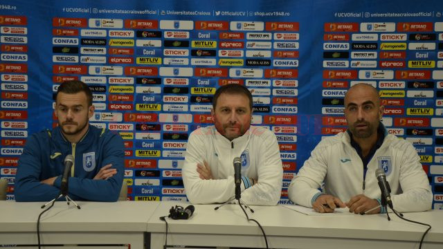 Ivan Martic (stânga), Devis Mangia și Daniel Pîrvu au vorbit despre întâlnirea cu Juventus de România (Foto: Alexandru Vîrtosu)