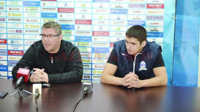 Marius Toma, managerul echipei craiovene, şi jucătorul Radu Vîrnă au vorbit despre partida cu Steaua şi meciul de la Piteşti (FOTO: Claudiu Tudor)