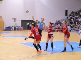 Cristina Zamfir Florianu (în tricou albastru) a fost din nou principala marcatoare pentru echipa sa