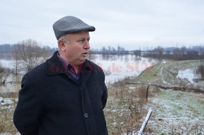 Judecătorii craioveni au hotărât să-l condamne la un an de închisoare cu suspendare pe fostul edil al comunei Braloștița, trimis în judecată pentru comiterea a două infracțiuni