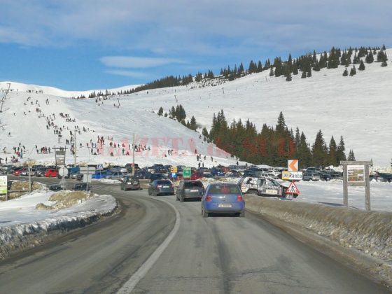 Coloane de maşini spre Rânca