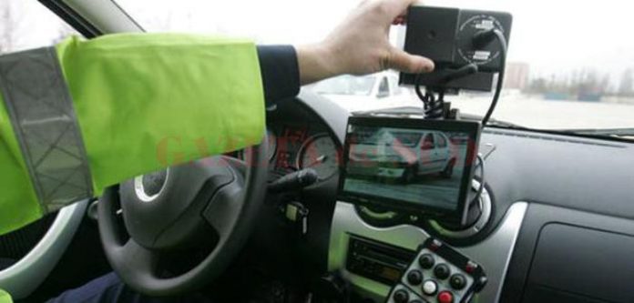 Șofer de 19 ani, surprins cu 238 km/h. Amendă consistentă și permis suspendat șase luni