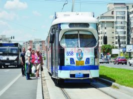 Tramvaiele din Craiova au peste 35 de ani vechime şi sunt depăşite fizic şi moral
