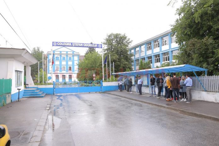 Caption. Probele de evaluare a competențelor lingvistice și digitale se vor derula la Colegiul „Ștefan Odobleja“ din Craiova