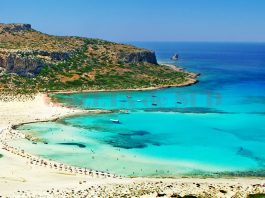 Grecia redeschide 500 de plaje. Turiștii sunt obligați să respecte mai multe reguli de distanțare socială, iar cine nu le respectă riscă amenzi.