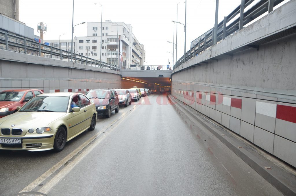 Craiova: Se închide circulaţia rutieră în Pasajul Universităţii