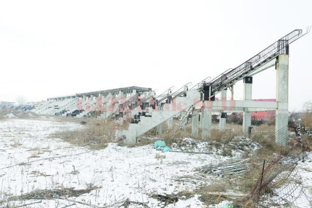 Stadionul de atletism a îngheţat în aşteptarea unui nou constructor