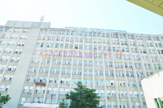 sju net Scandal în faţa SJU Craiova. Poliţia face cercetări
