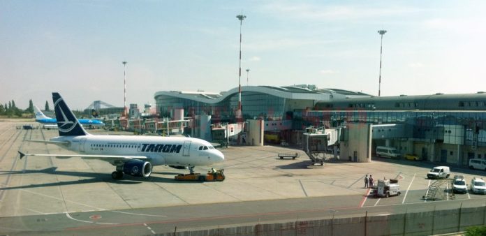 Potrivit oamenilor legii, în cursul zilei de vineri, Eduard Constantinescu a fost preluat de poliţişti de la Aeroportul Otopeni şi adus la Craiova