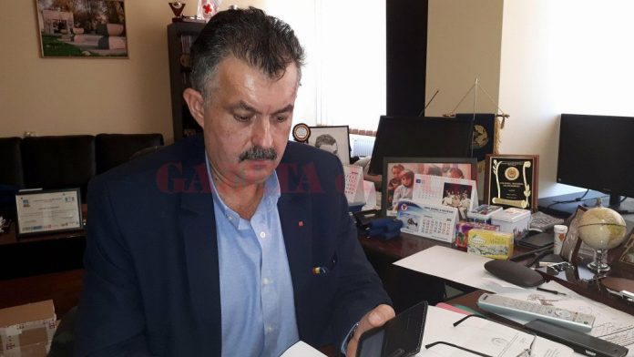 Ion Işfan conduce de 8 ani Inspectoratul Şcolar Judeţean Gorj